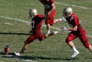 爱游戏电竞同步-《英雄联盟》预选赛火热开启，谁能突破重围？